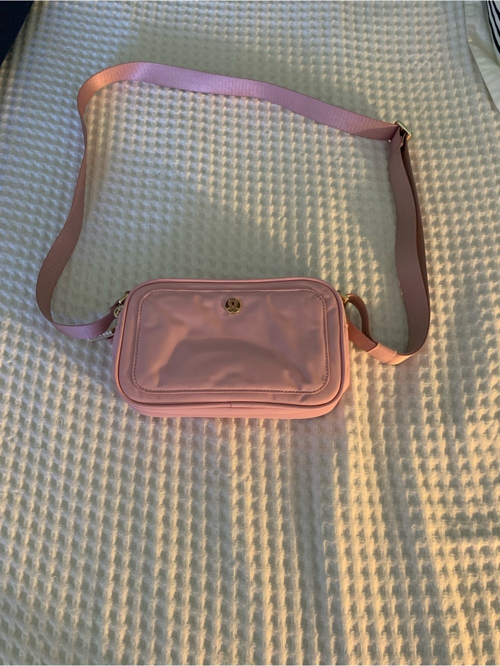 lululemon athletica Light Pink Crossbody Camera 2L Bag EUC